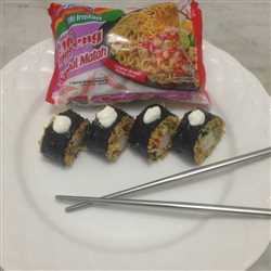 Indomie Sushi Roll